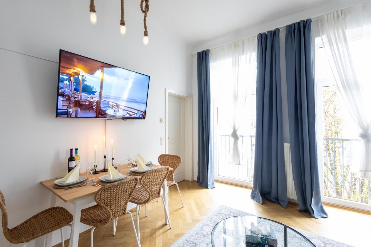 Large Garden-view Balcony Comfort Retreat 1020-vienna Apartment *