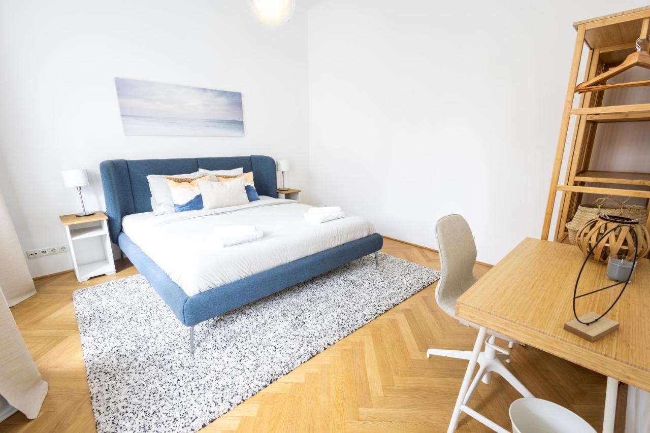 Large Garden-view Balcony Comfort Retreat 1020-vienna Apartment *